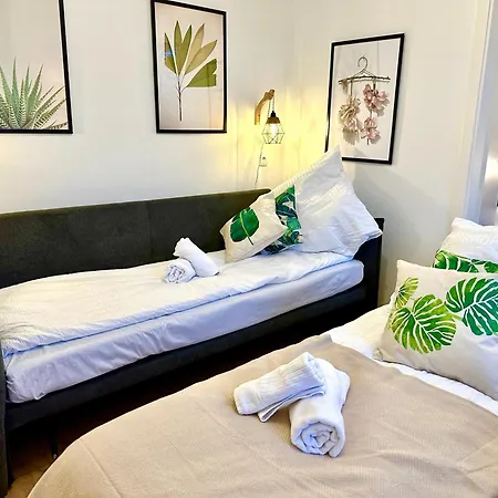 Dschungel Apartment, Netflix, Sonos, Nahe Messe Duesseldorf, Helios Klinik, Innenstadt