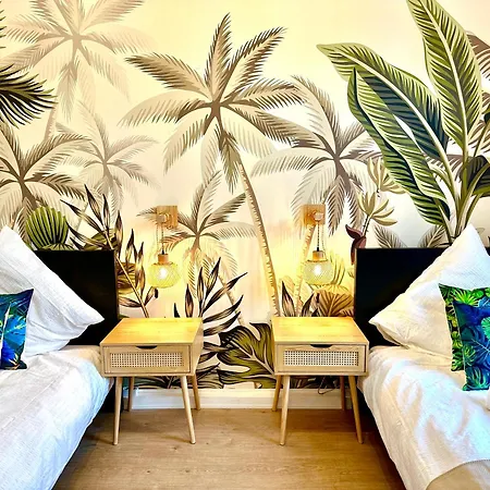 Dschungel Apartment, Netflix, Sonos, Nahe Messe Duesseldorf, Helios Klinik, Innenstadt Appartement *