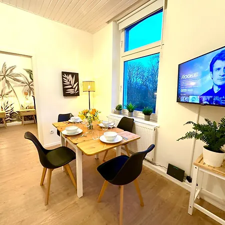 Dschungel Apartment, Netflix, Sonos, Nahe Messe Düsseldorf, Helios Klinik, Innenstadt * Krefeld
