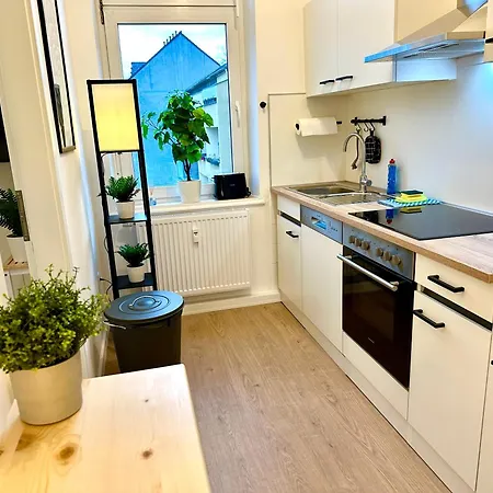 Dschungel Apartment, Netflix, Sonos, Nahe Messe Duesseldorf, Helios Klinik, Innenstadt * Krefeld