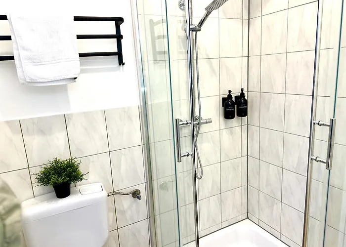 Dschungel Apartment, Netflix, Sonos, Nahe Messe Duesseldorf, Helios Klinik, Innenstadt Apartmán *